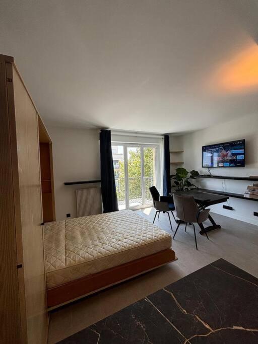 Apartment A 92 *
